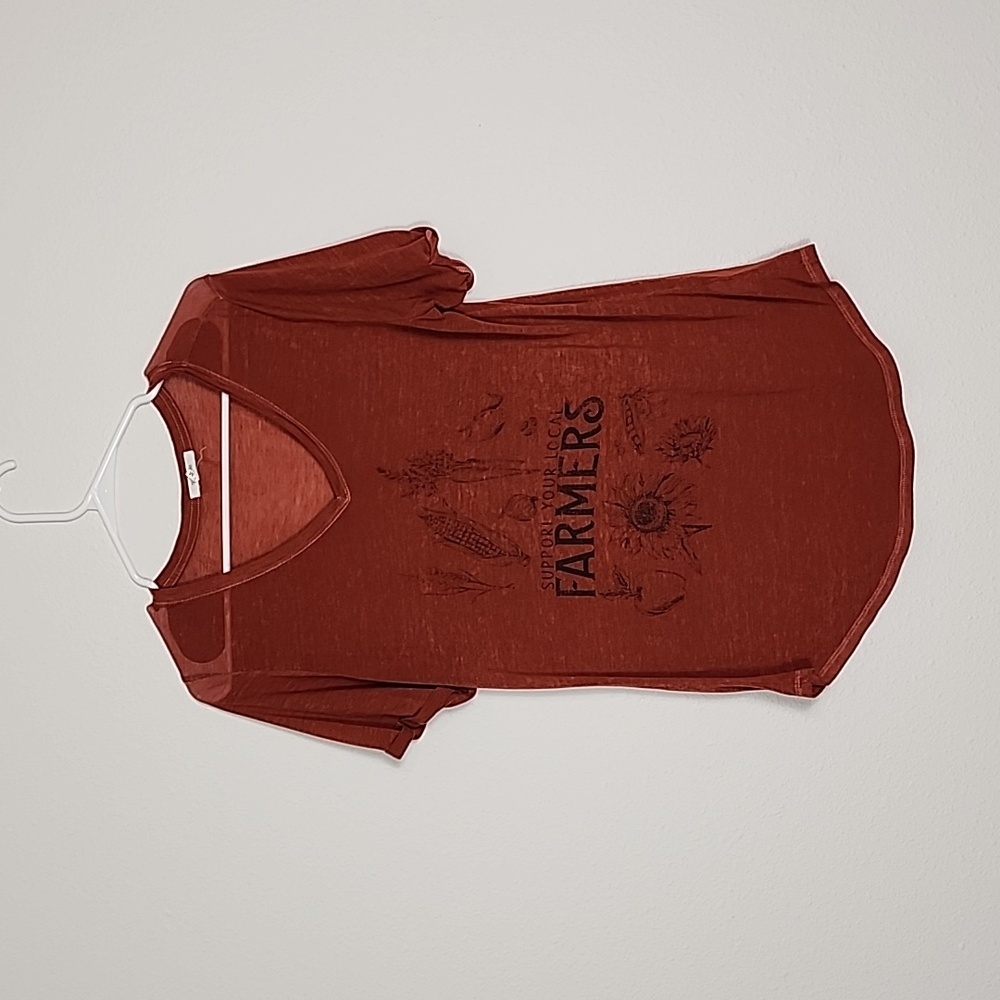 Maurices V-Neck Graphic Tshirt